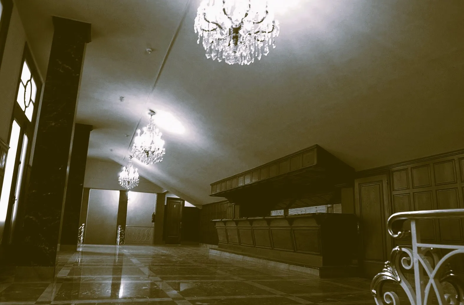 Fotografía antigua donde se puede ver el ambigu del teatro Filarmónica