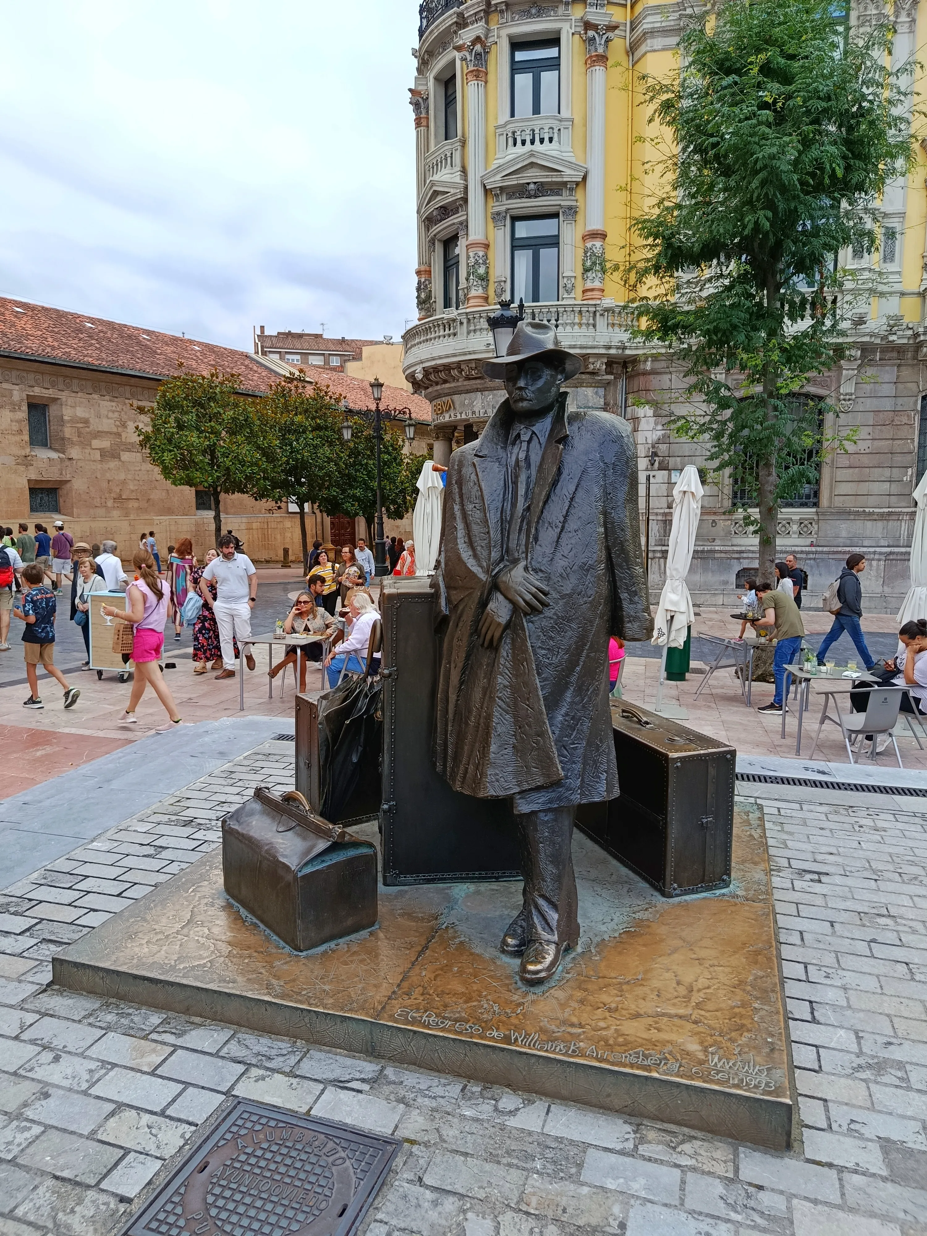 Estatua del viajero, El Regreso de Williams B. Arrensberg
